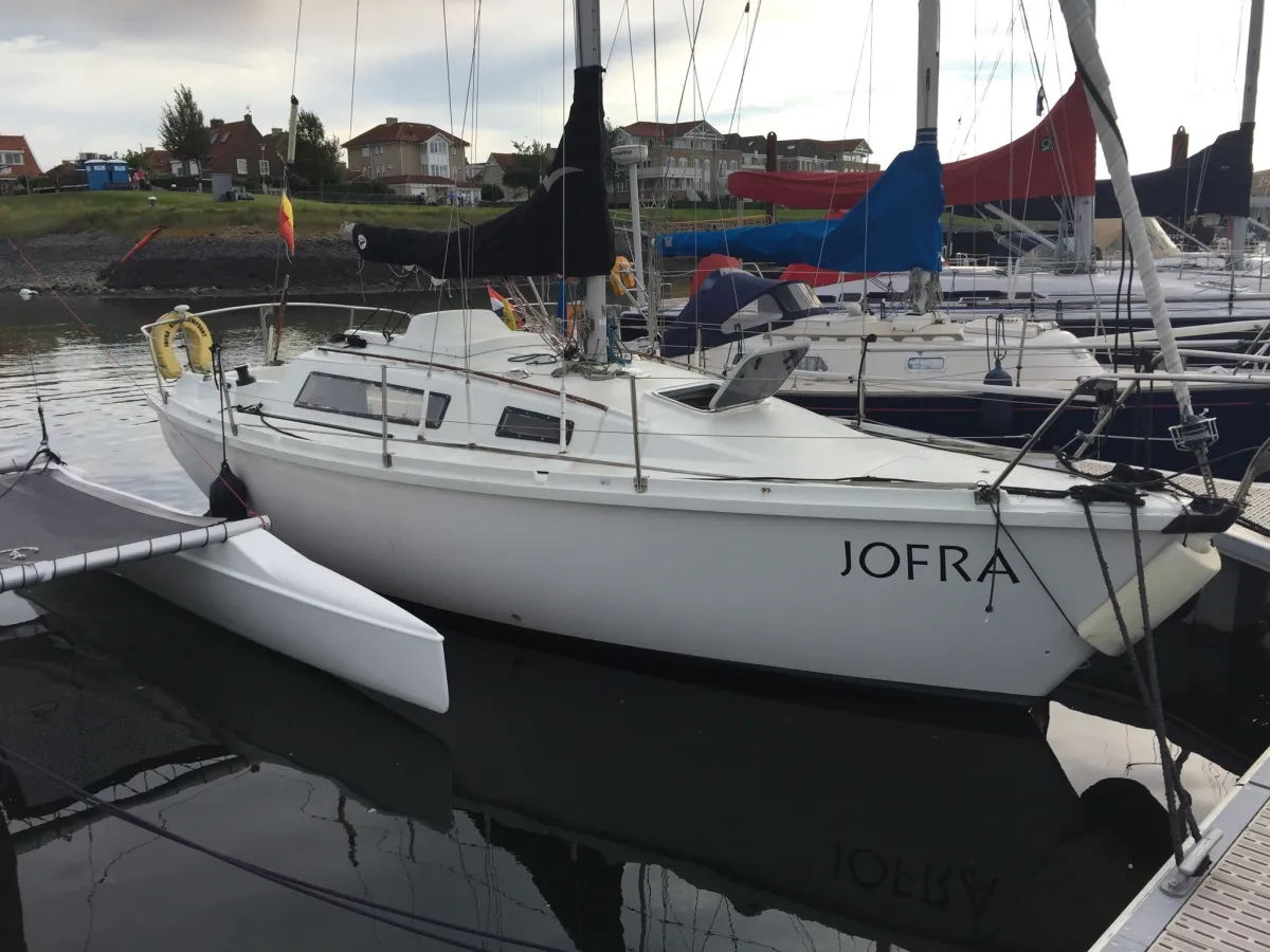 Polyester Sailboat Aloa 27