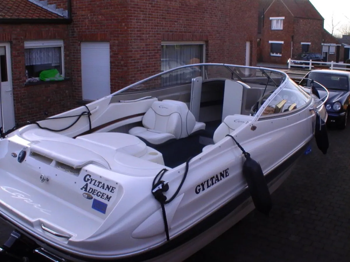 Polyester Speedboat Bayliner 2052 Capri Cuddy