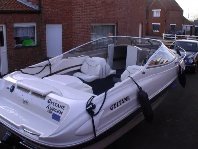 Polyester Speedboat Bayliner 2052 Capri Cuddy Photo 1