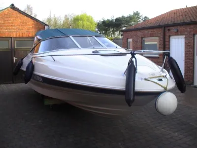 Polyester Speedboat Bayliner 2052 Capri Cuddy Photo 2