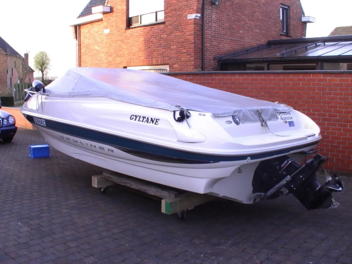 Polyester Speedboat Bayliner 2052 Capri Cuddy