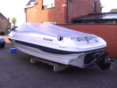 Polyester Speedboat Bayliner 2052 Capri Cuddy Photo 3