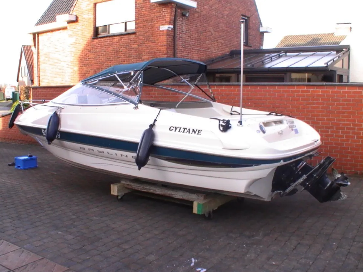 Polyester Speedboat Bayliner 2052 Capri Cuddy