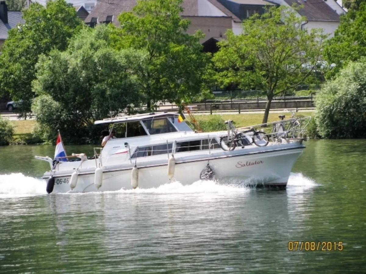 Polyester Motorboat Princess 32