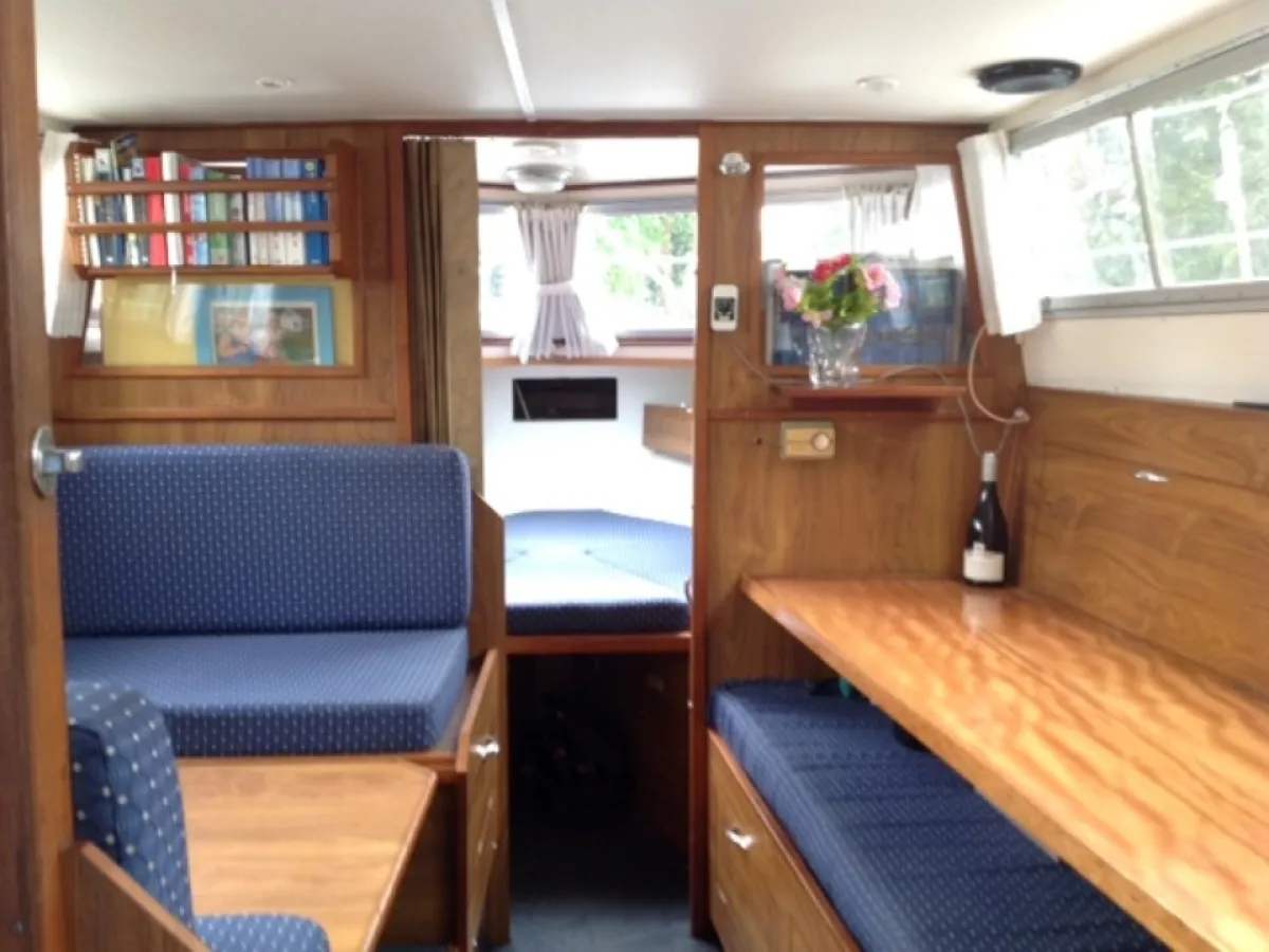 Polyester Motorboat Princess 32