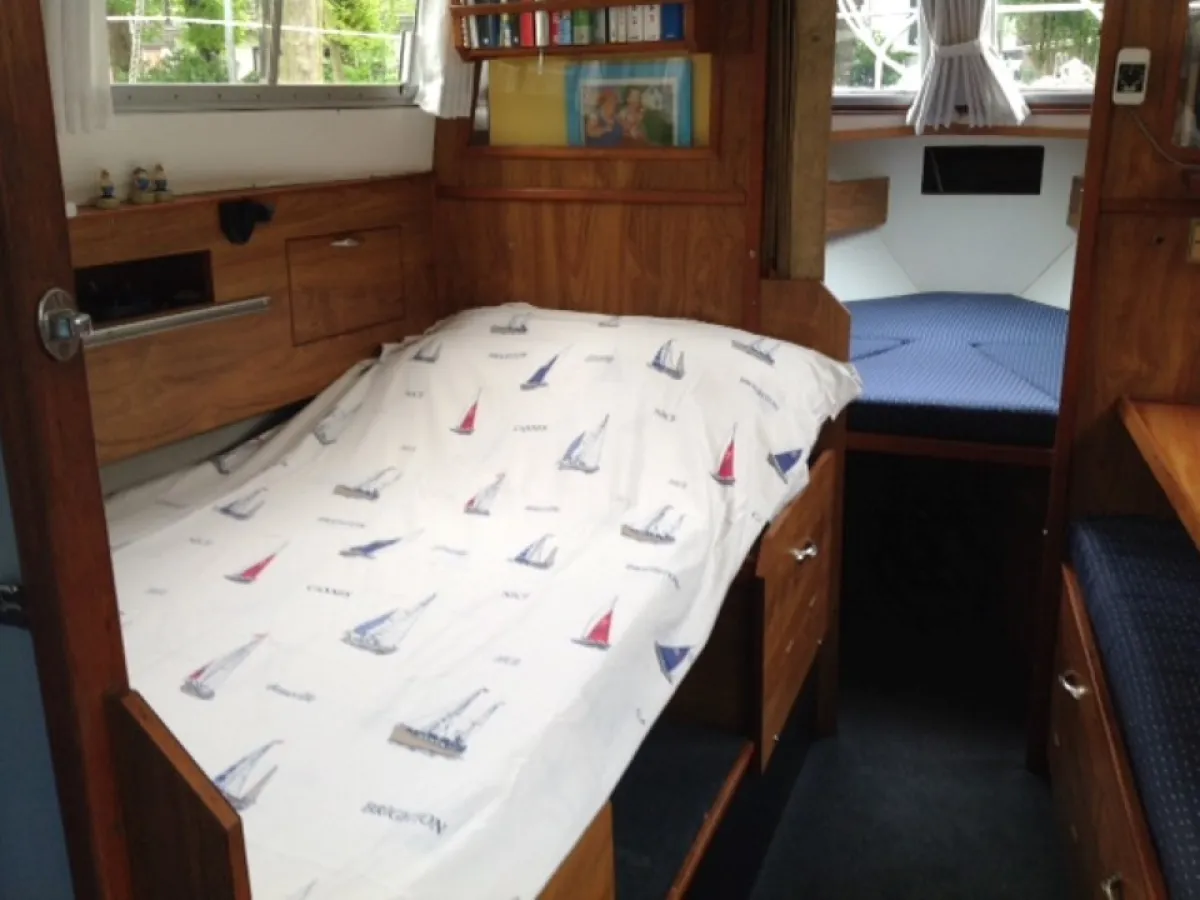 Polyester Motorboat Princess 32