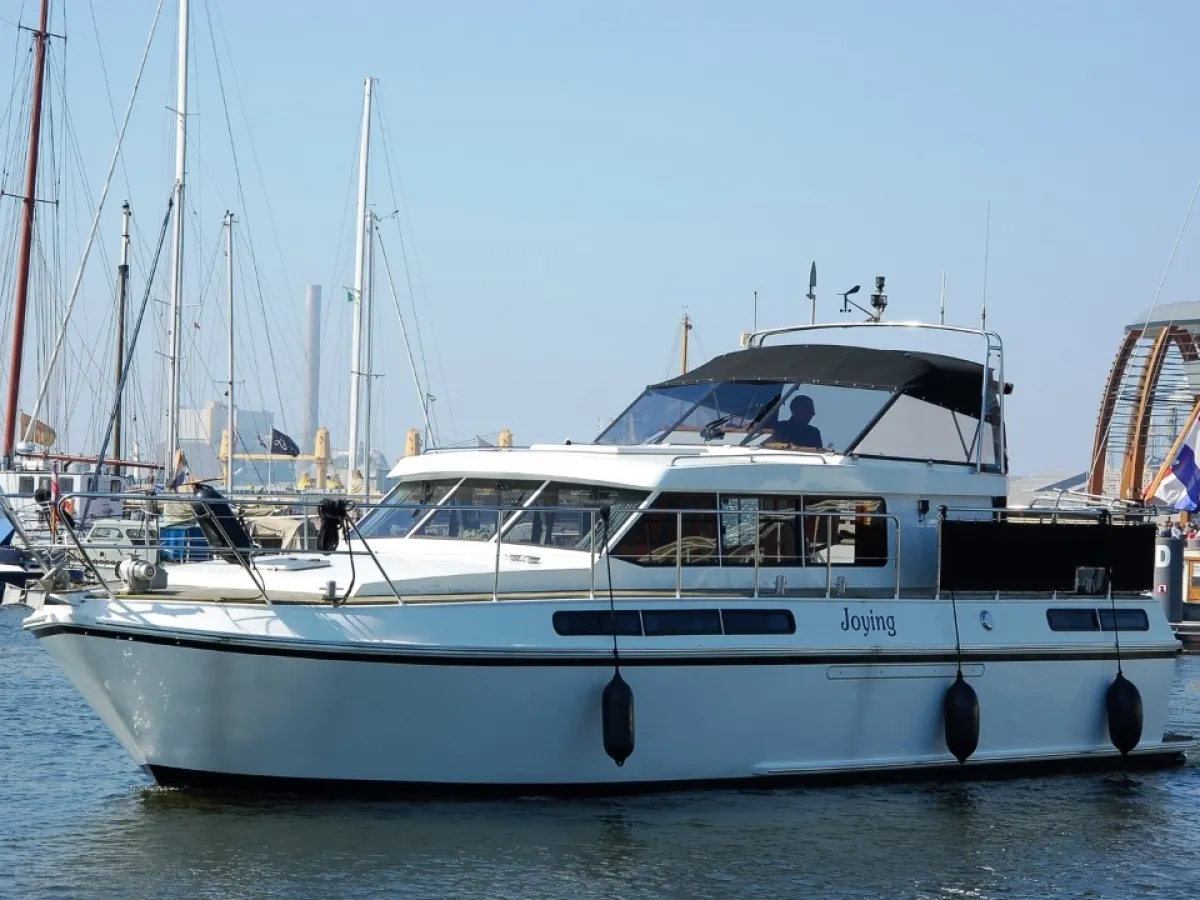 Steel Motorboat Valk Vitesse 1350