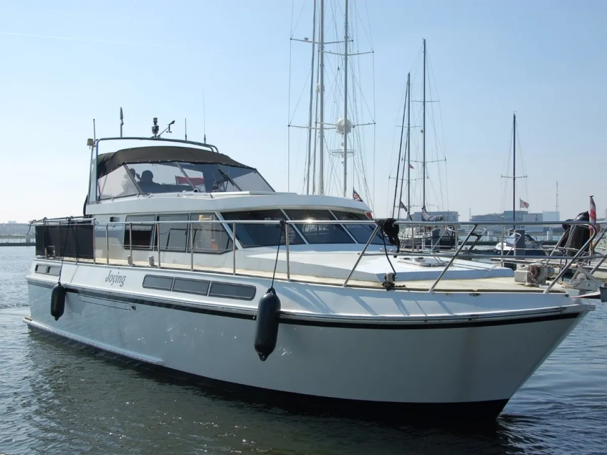 Steel Motorboat Valk Vitesse 1350