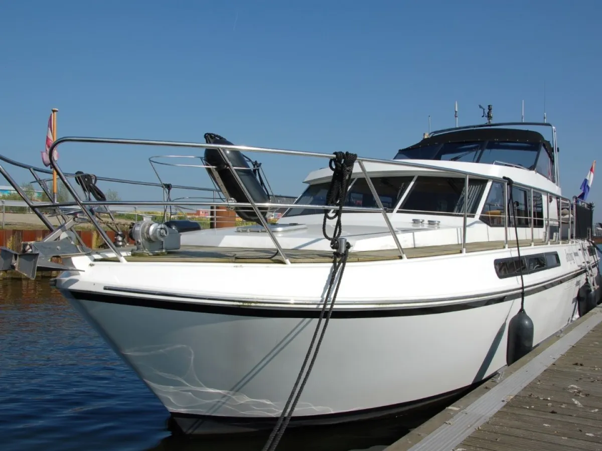 Steel Motorboat Valk Vitesse 1350