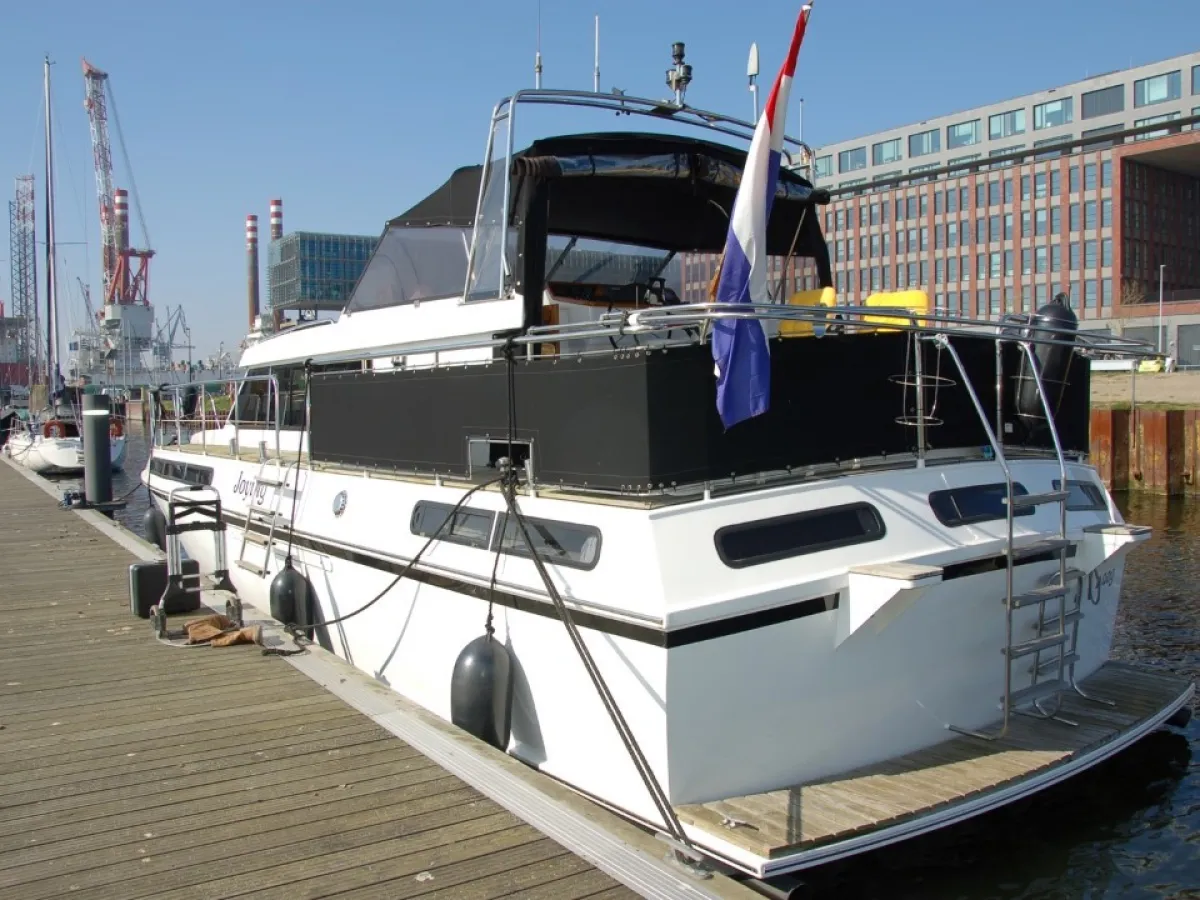 Steel Motorboat Valk Vitesse 1350