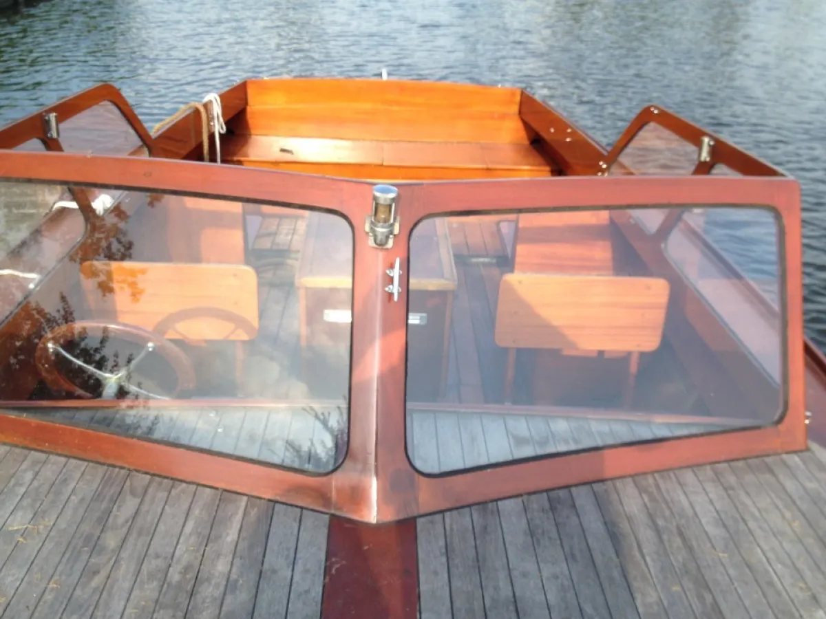 Wood Motorboat Runabout 