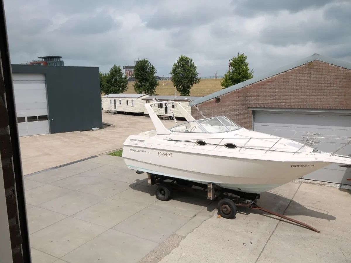 Polyester Motorboat Monterey 276 Cruiser