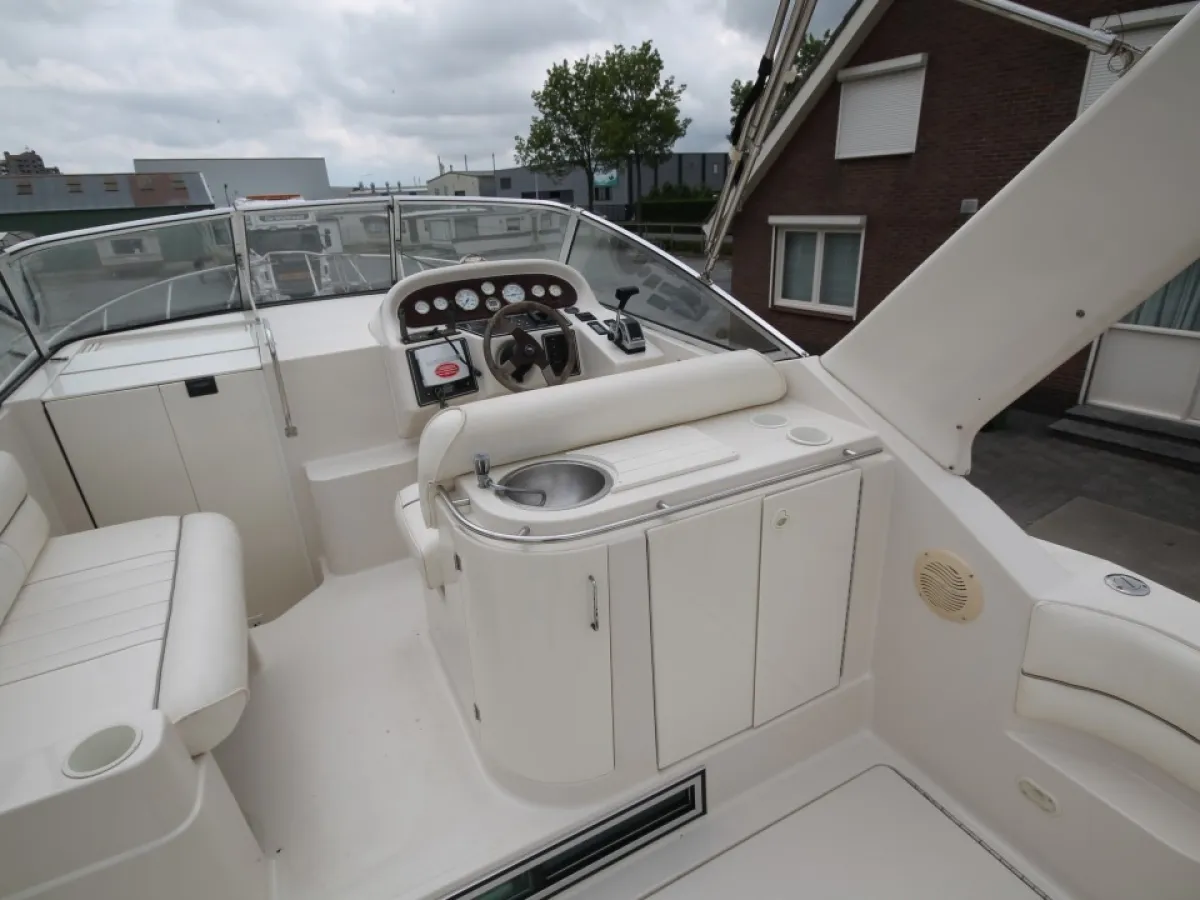 Polyester Motorboat Monterey 276 Cruiser