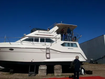 Composite Motorboat Cruiser 3850 Photo 8