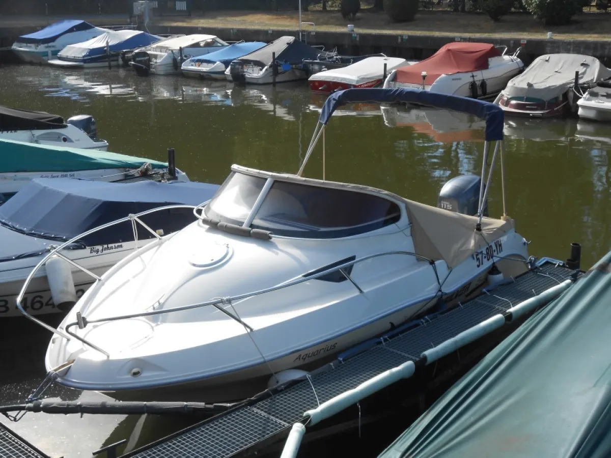 Polyester Motorboat Quicksilver 540