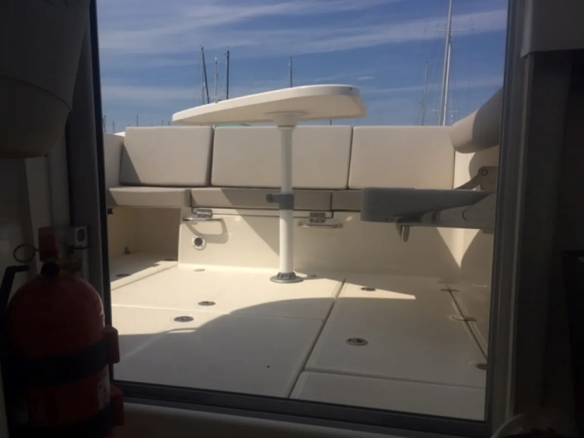 Polyester Speedboat Quicksilver 605 Pilothouse