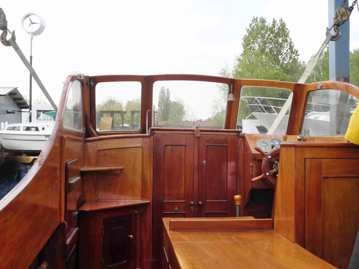 Wood Motorboat Pettersson Salonboot