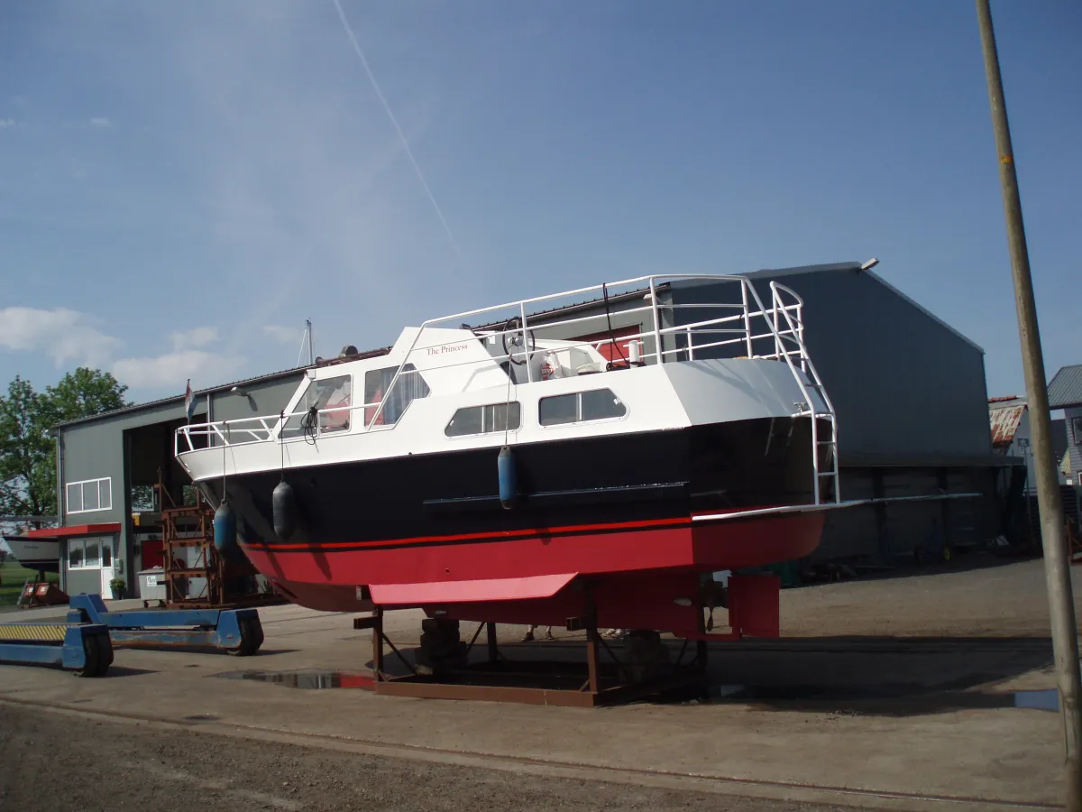 Steel Motorboat Beachcraft The Princess