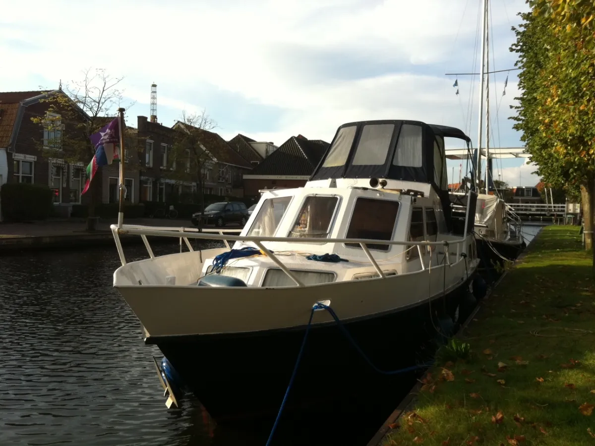 Steel Motorboat Beachcraft The Princess