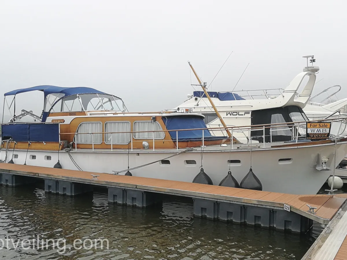 Steel Motorboat Super van Craft 1260