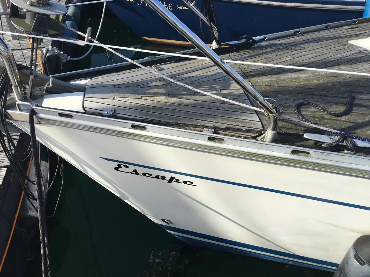 Polyester Sailboat Bavaria 30