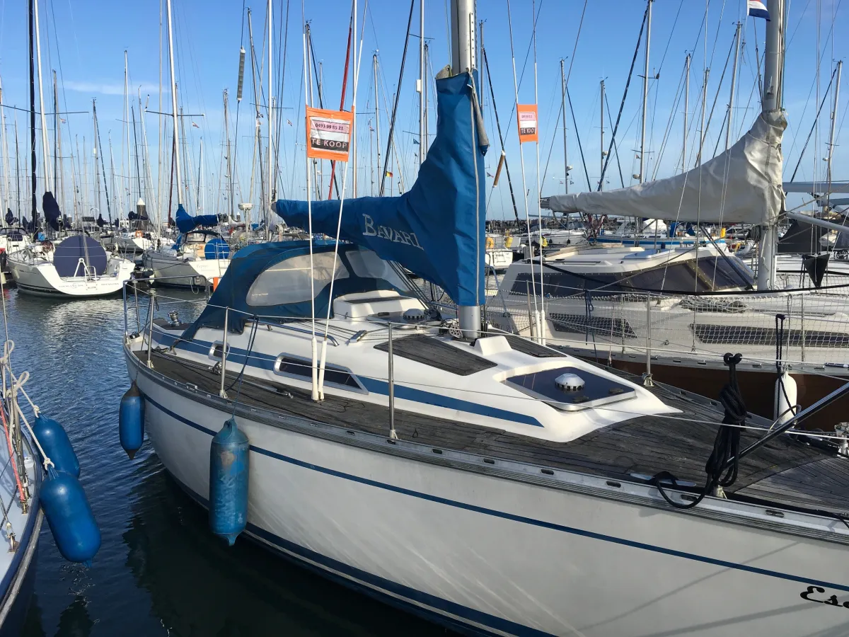 Polyester Sailboat Bavaria 30