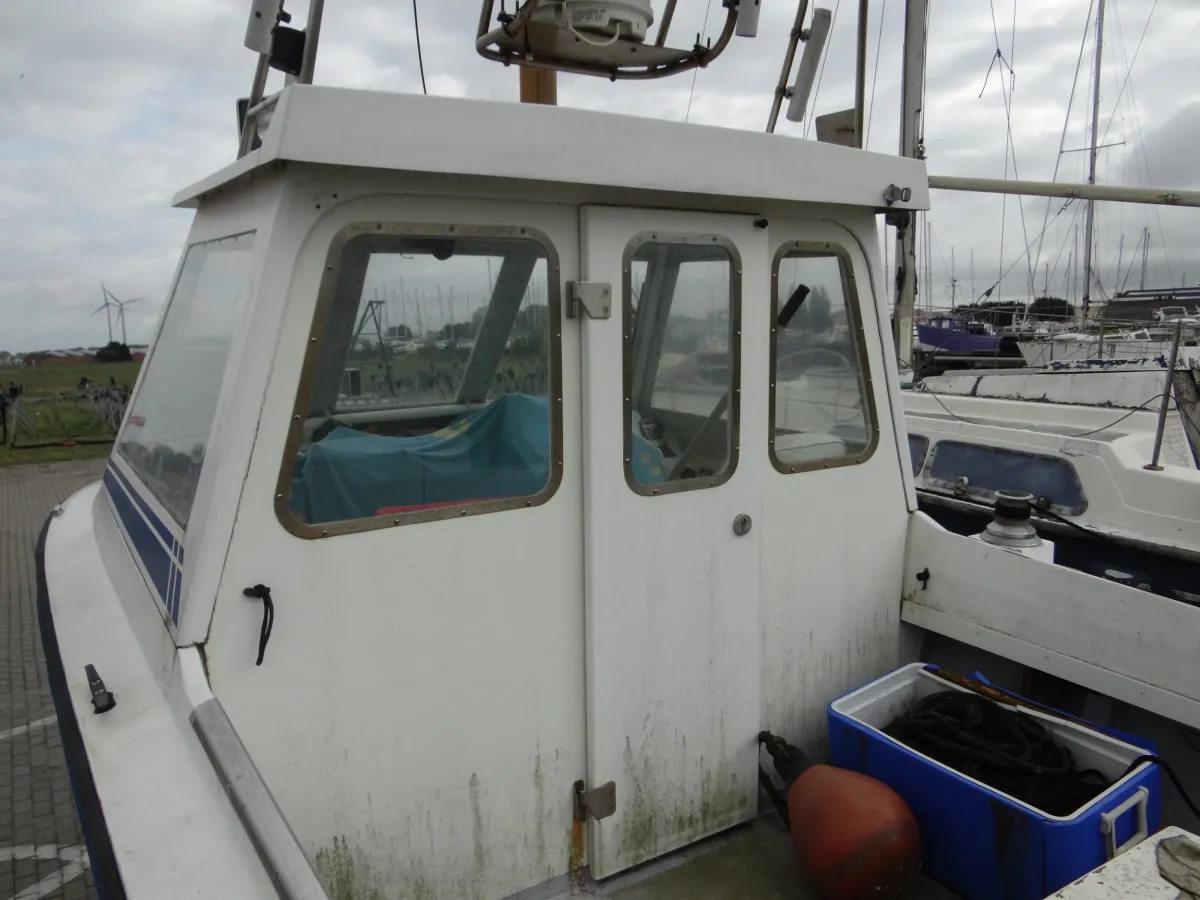 Other material Motorboat Fishing boat Seaking