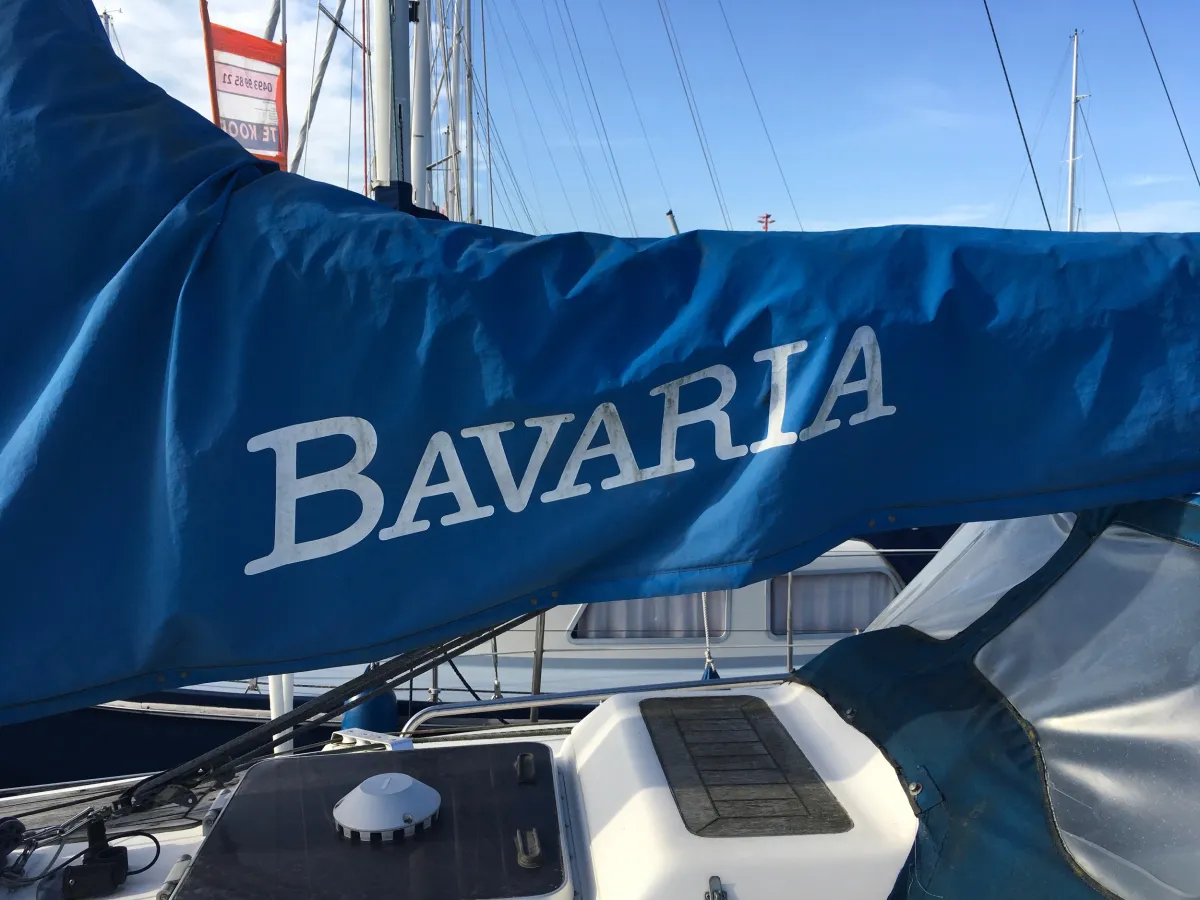 Polyester Sailboat Bavaria 30