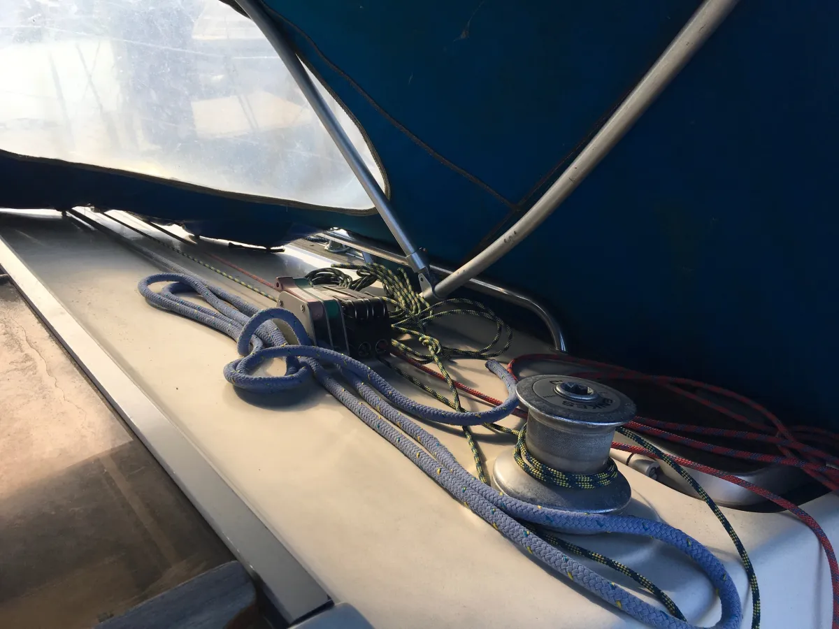 Polyester Sailboat Bavaria 30