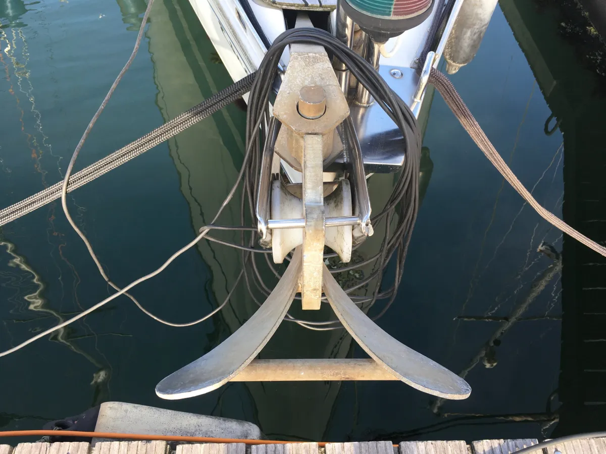 Polyester Sailboat Bavaria 30