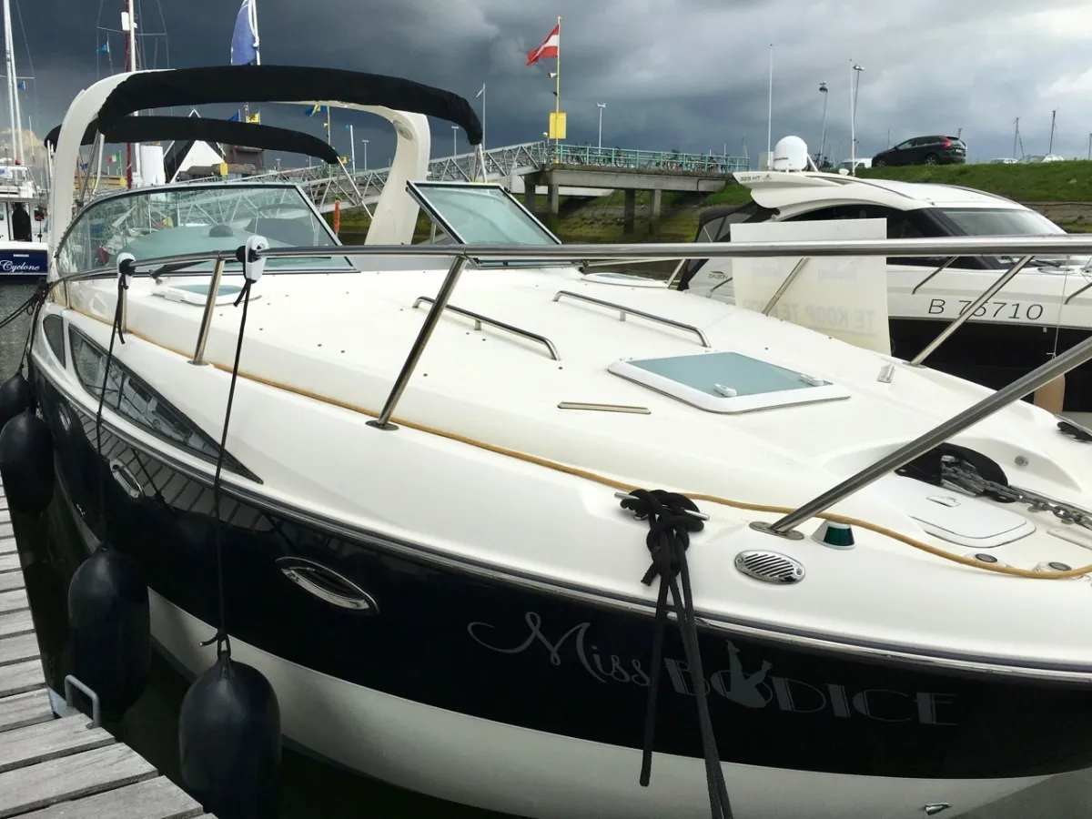 Polyester Speedboat Bayliner 300