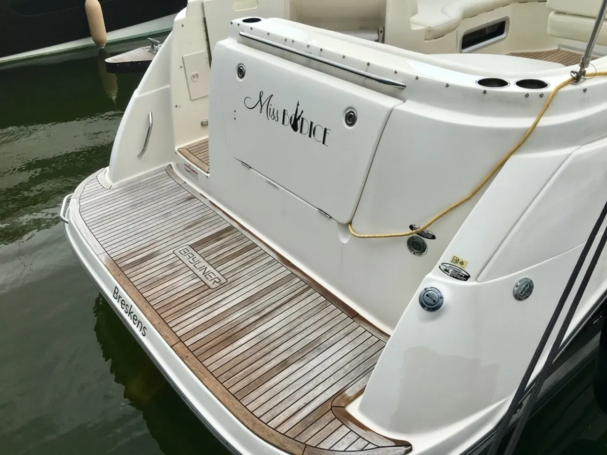 Polyester Speedboat Bayliner 300