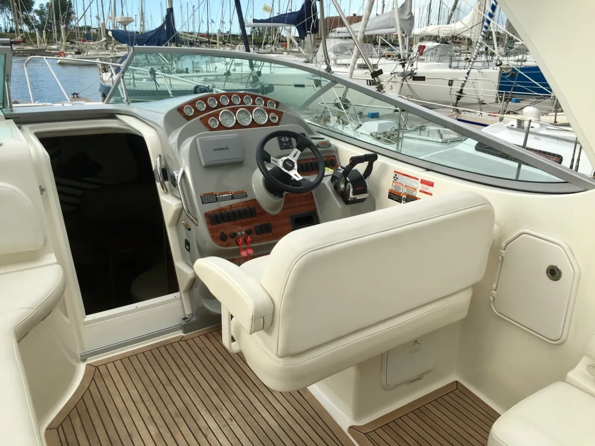 Polyester Speedboat Bayliner 300