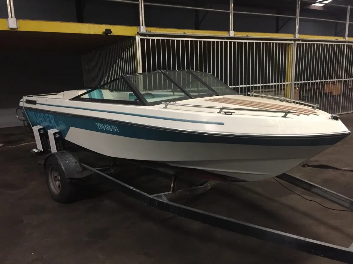 Polyester Speedboat Invader 171