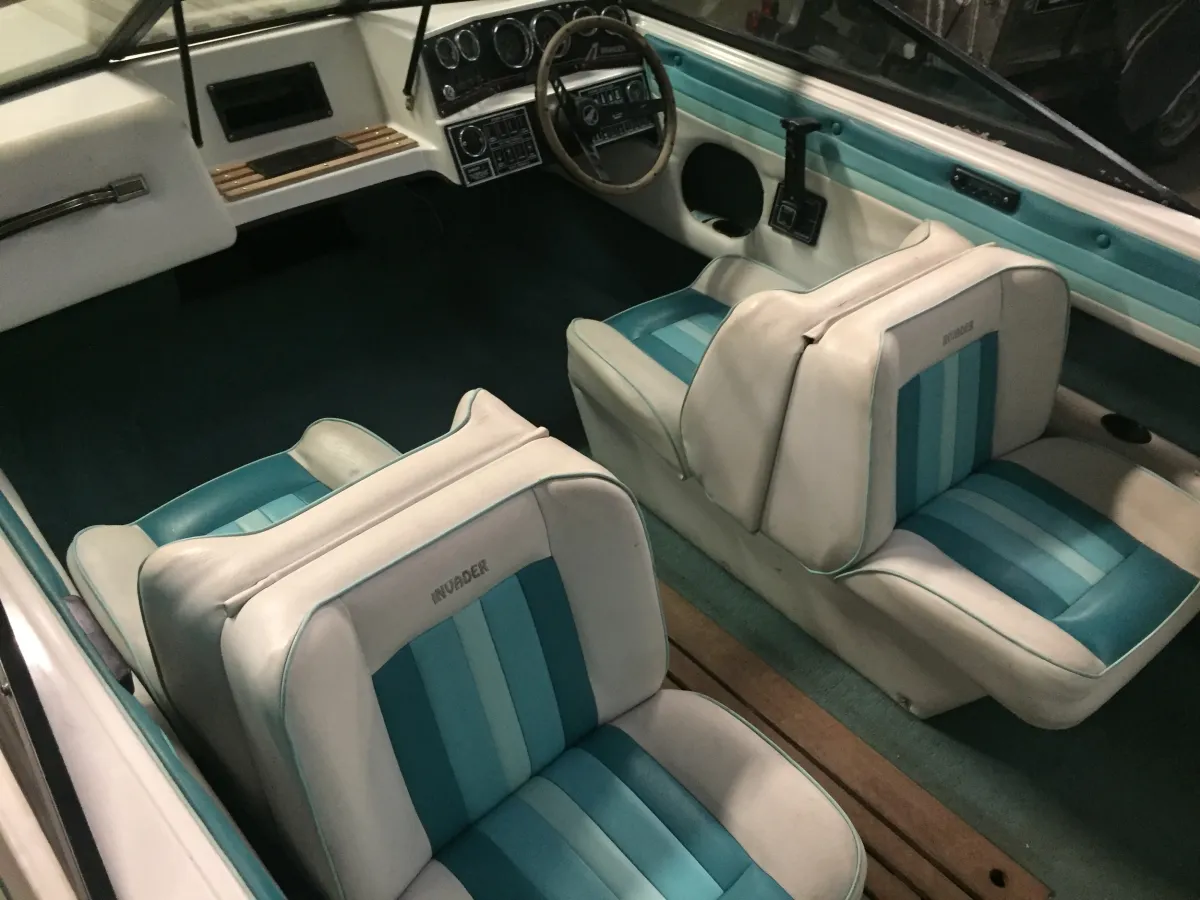 Polyester Speedboat Invader 171