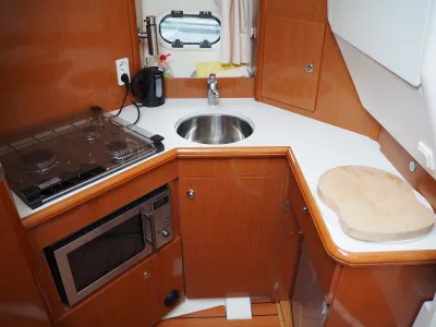 Polyester Motorboat Jeanneau Prestige 32 Photo 5