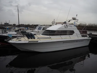 Polyester Motorboat Powles 38 MKII 11,60 Meter Photo 25