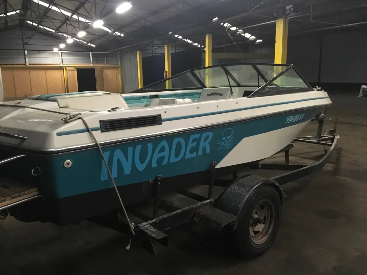 Polyester Speedboat Invader 171