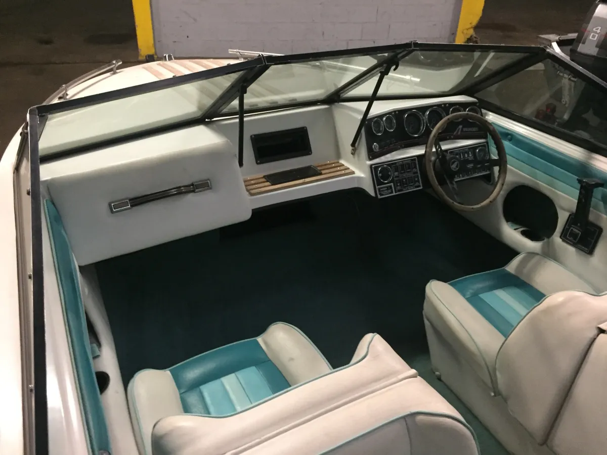 Polyester Speedboat Invader 171