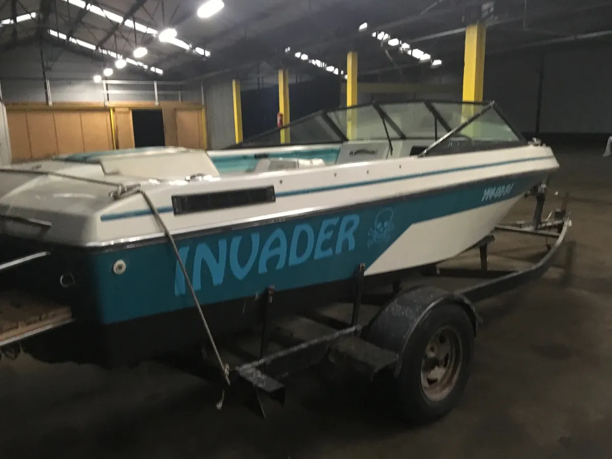 Polyester Speedboat Invader 171