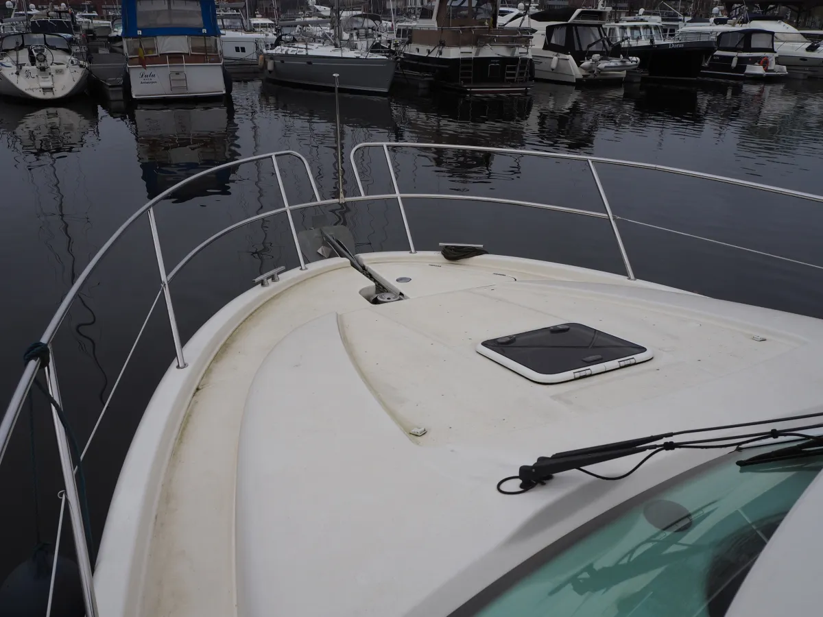 Polyester Motorboat Jeanneau Prestige 32