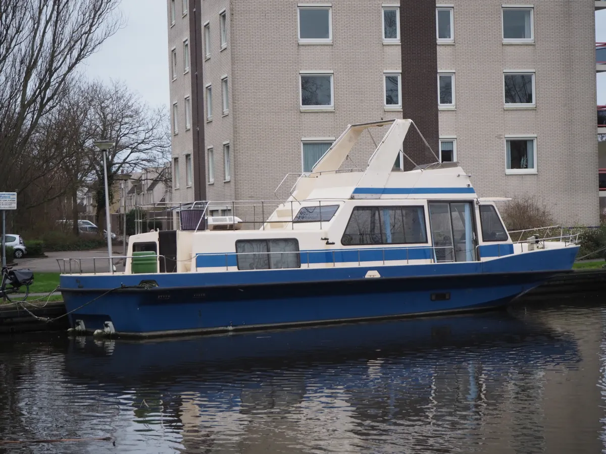 Polyester Motorboat Barracuda Holiday 490