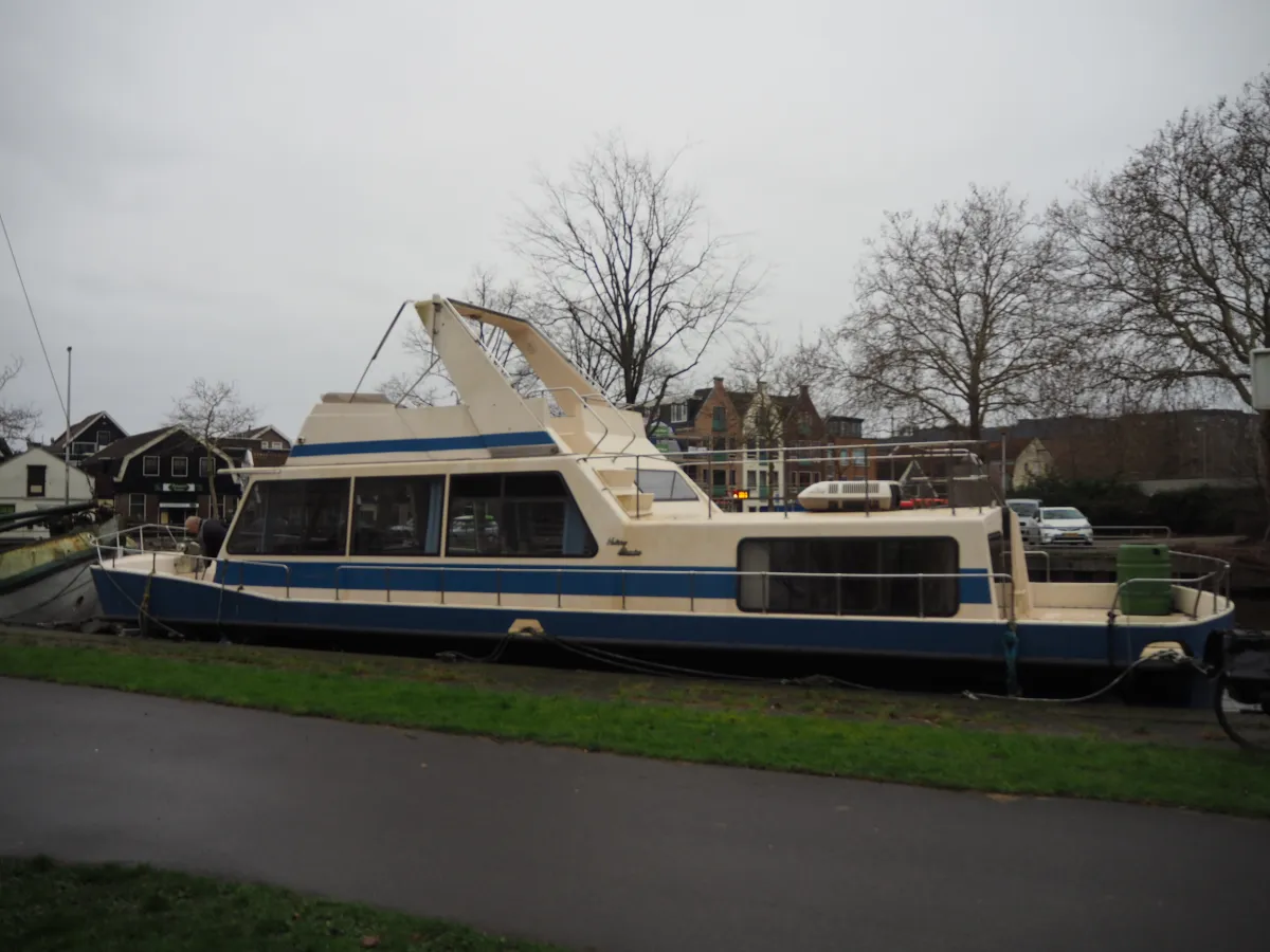 Polyester Motorboat Barracuda Holiday 490