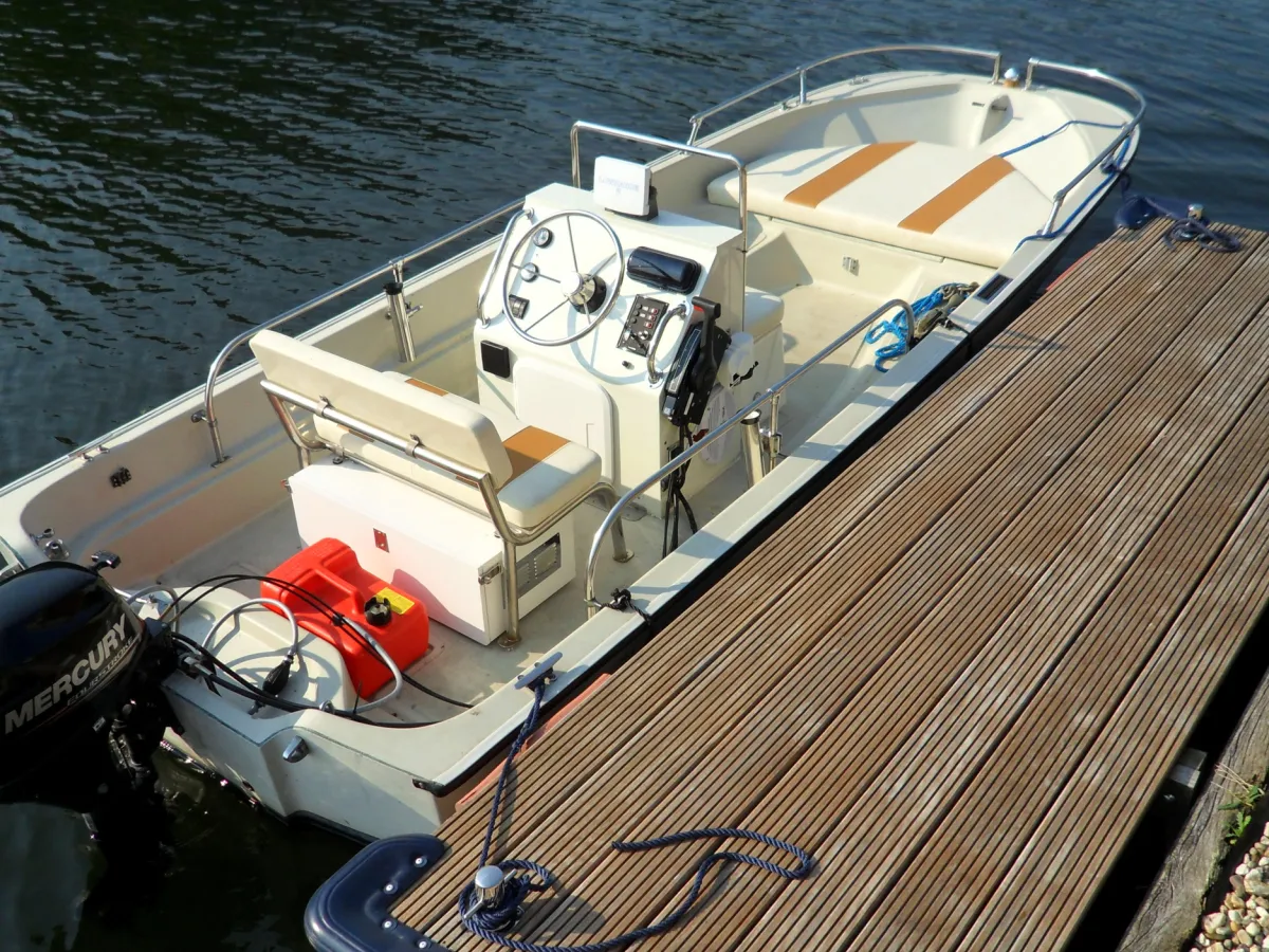 Polyester Console boat Boston Whaler Consoleboot