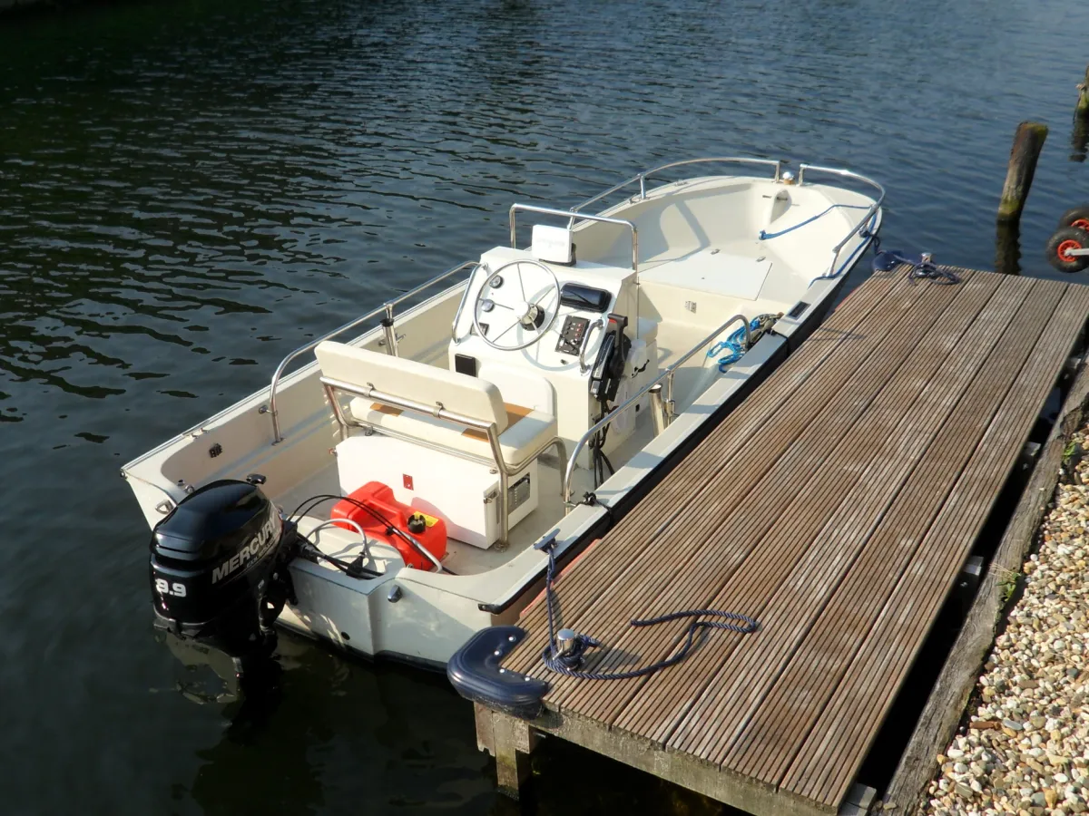 Polyester Console boat Boston Whaler Consoleboot