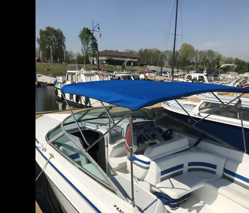 Polyester Speedboat Formula 280 SS