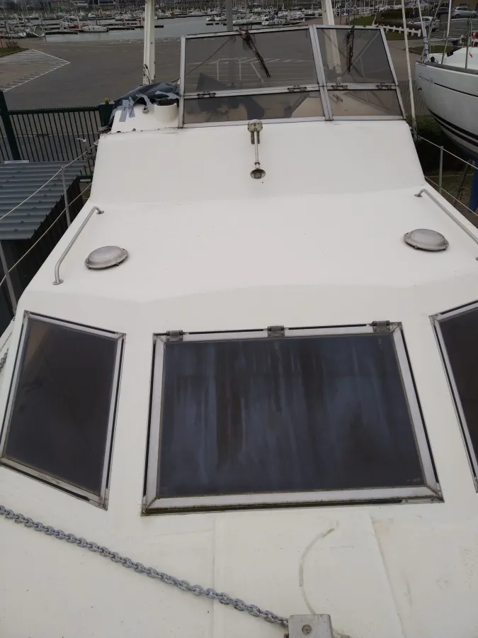 Polyester Motorboat Fairline 32 PHANTOM