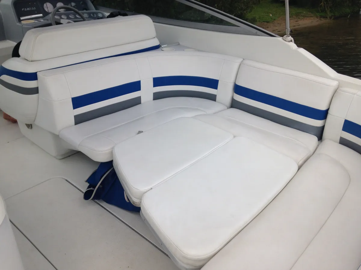 Polyester Speedboat Formula 280 SS