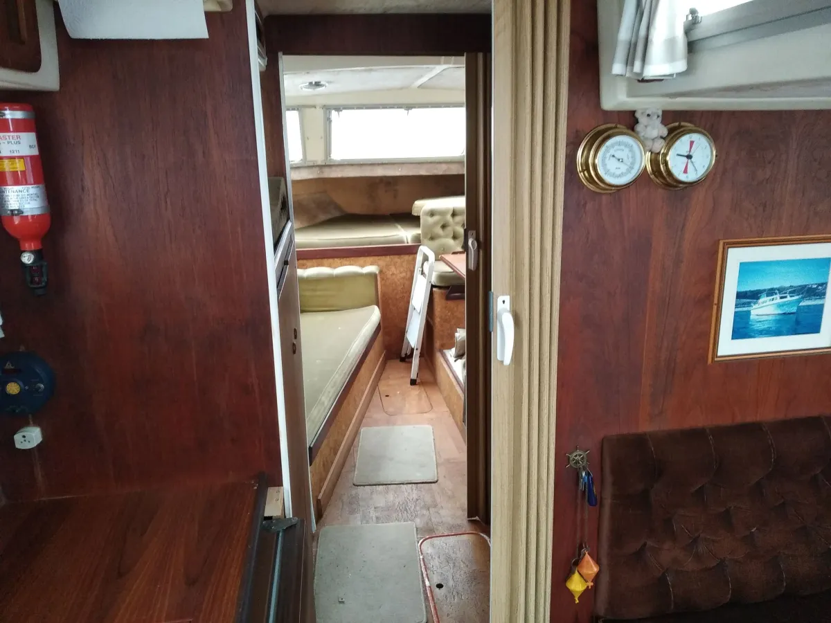 Polyester Motorboat Fairline 32 PHANTOM