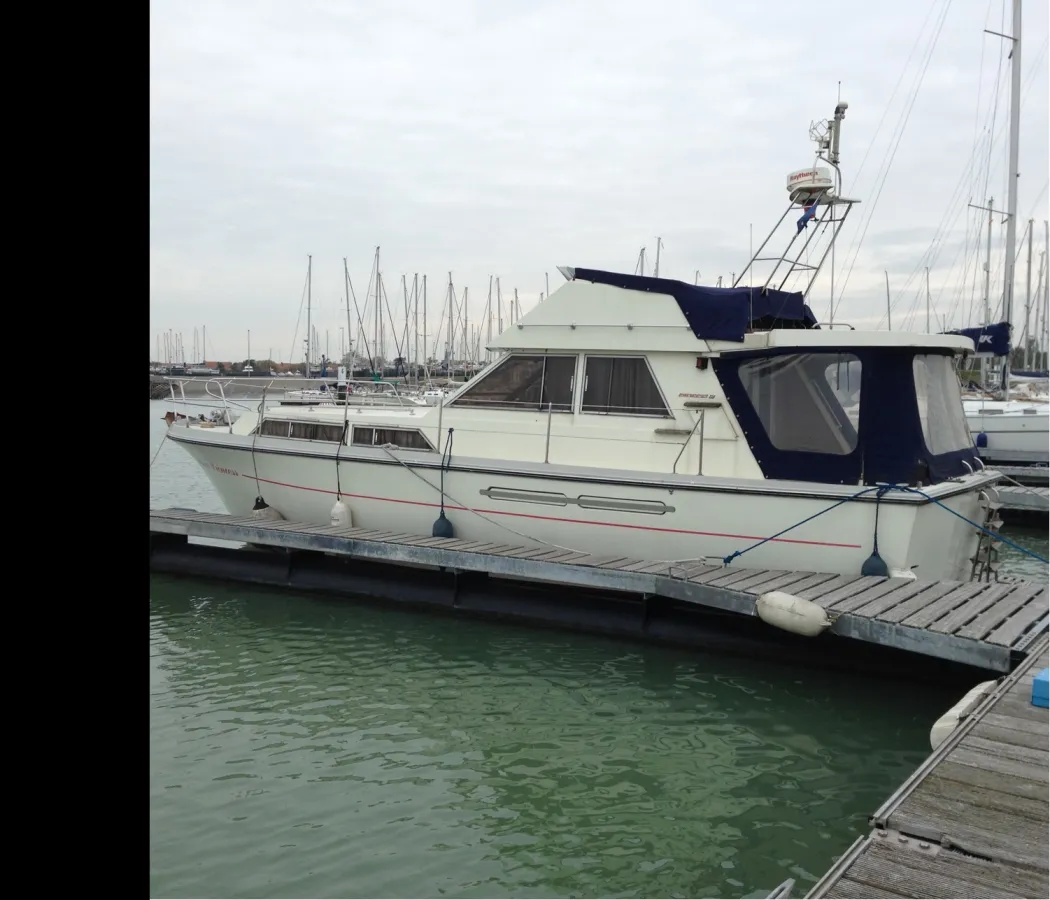 Polyester Motorboat Princess 37